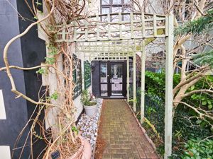 Photo 6- click for photo gallery